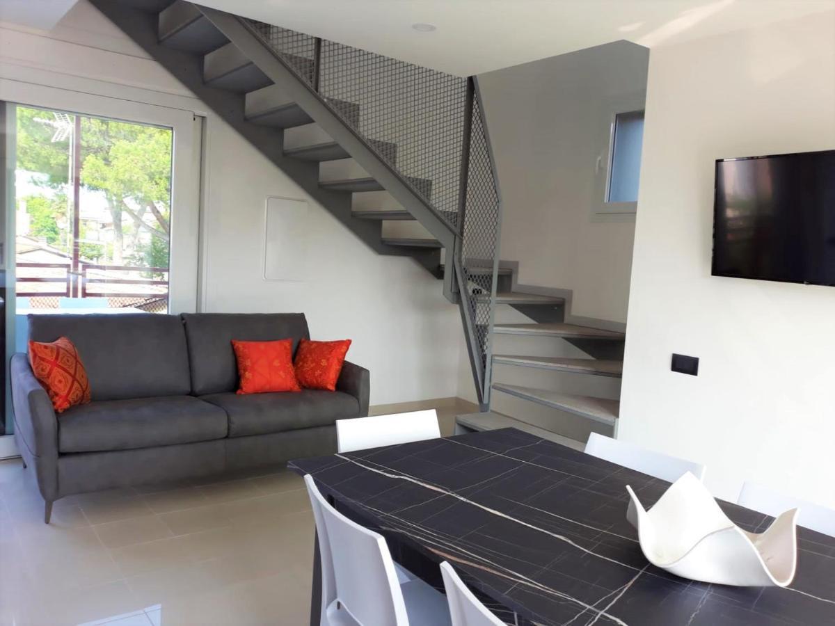 Villa Cisa con yacuzzi Lignano Sabbiadoro Exterior foto