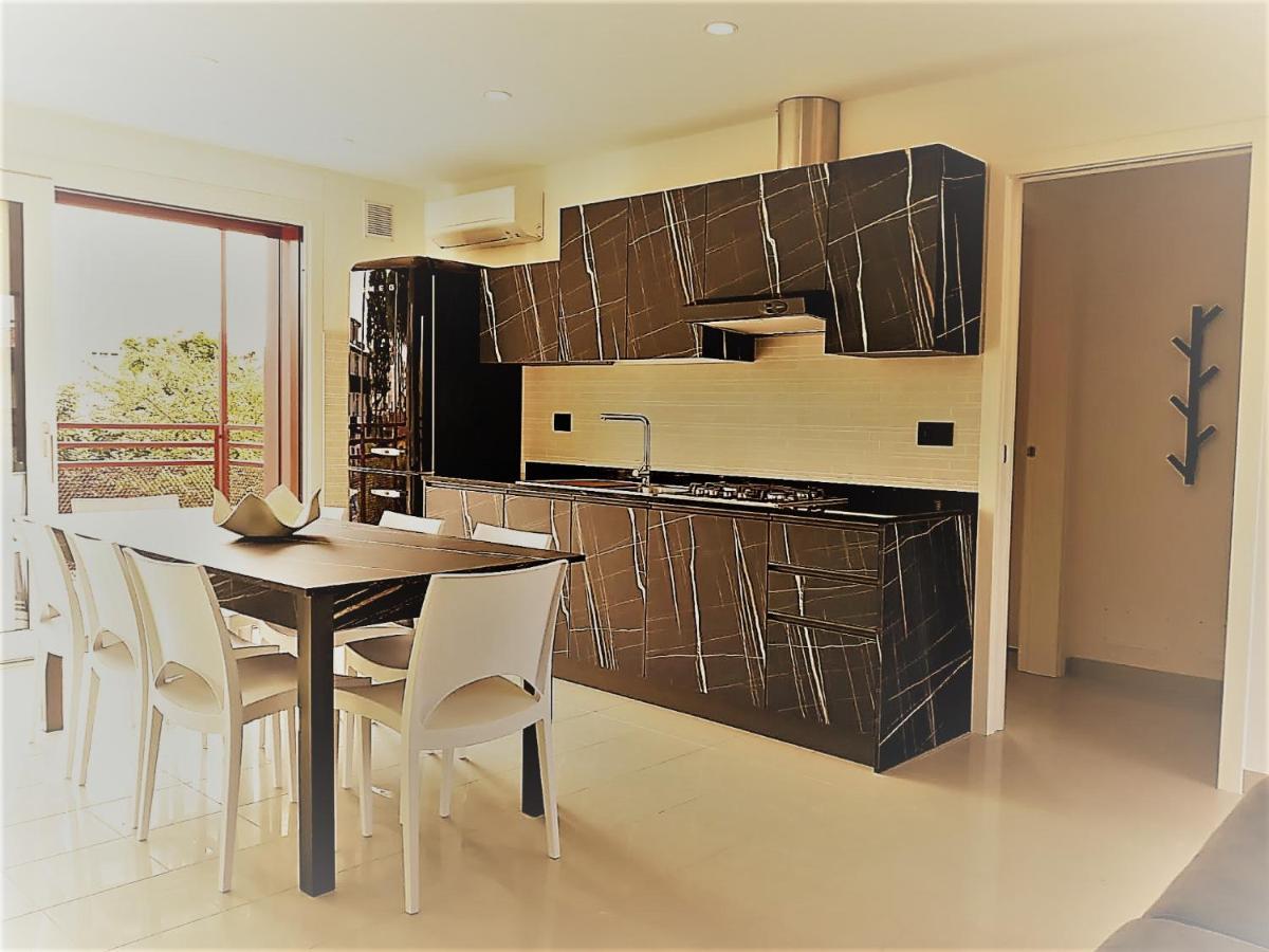 Villa Cisa con yacuzzi Lignano Sabbiadoro Exterior foto