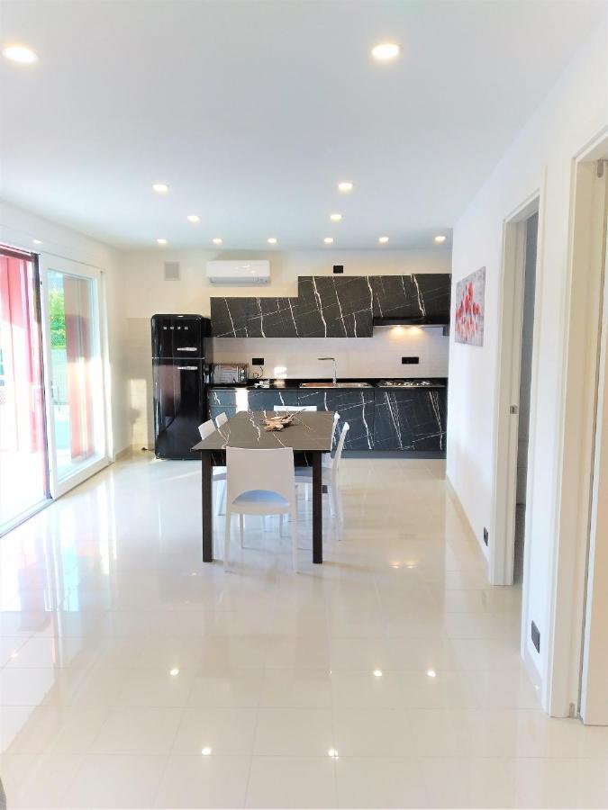 Villa Cisa con yacuzzi Lignano Sabbiadoro Exterior foto