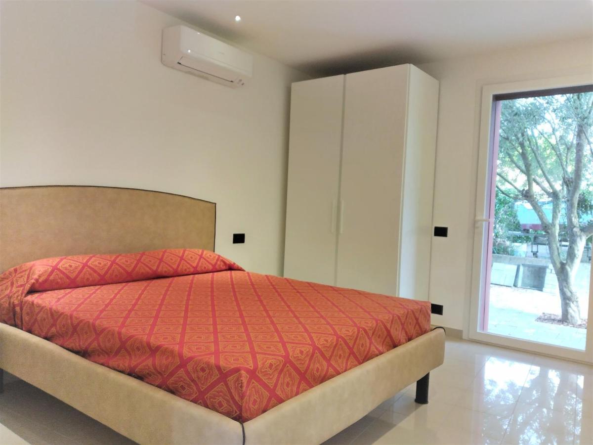 Villa Cisa con yacuzzi Lignano Sabbiadoro Exterior foto