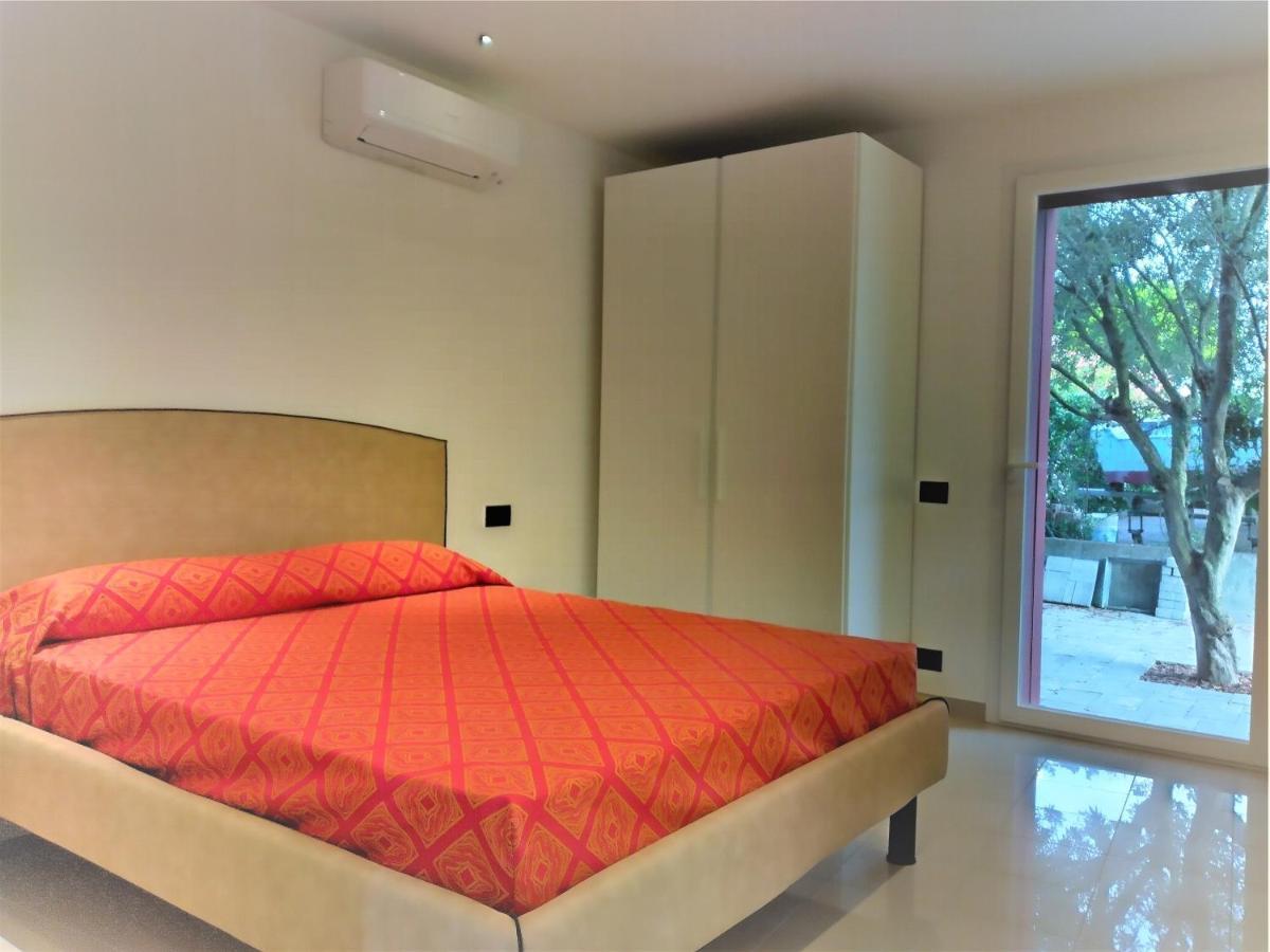 Villa Cisa con yacuzzi Lignano Sabbiadoro Exterior foto