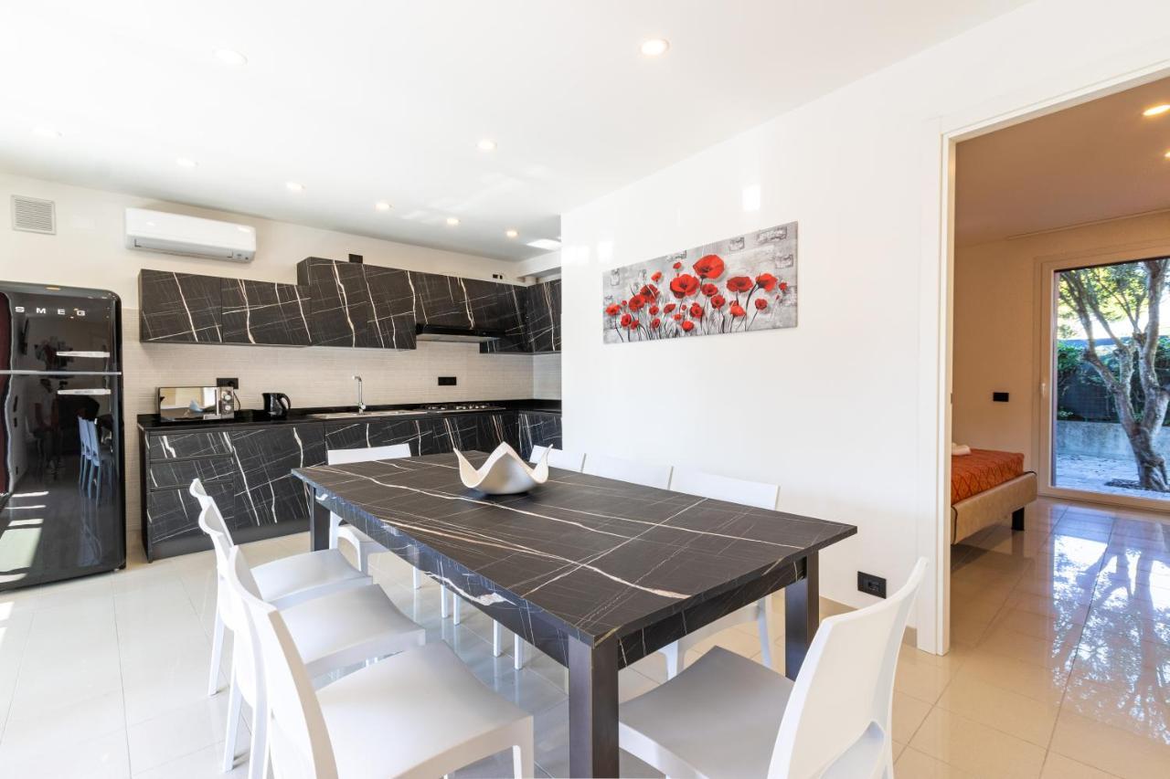 Villa Cisa con yacuzzi Lignano Sabbiadoro Exterior foto